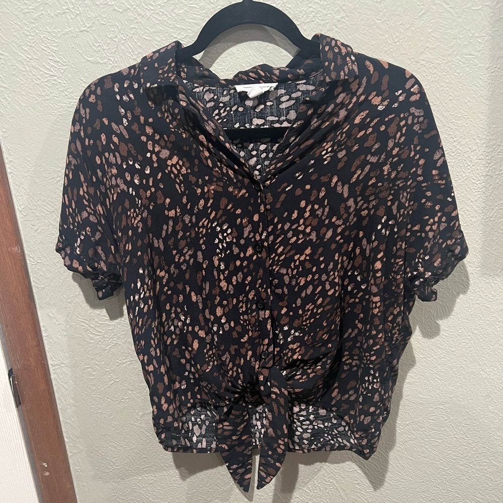 Beachlunchlounge Black and Brown Abstract Blouse Size Small EUC 100% Rayon